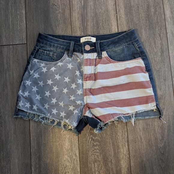 YMI Pants - YMI  American Flag Shorts size 26